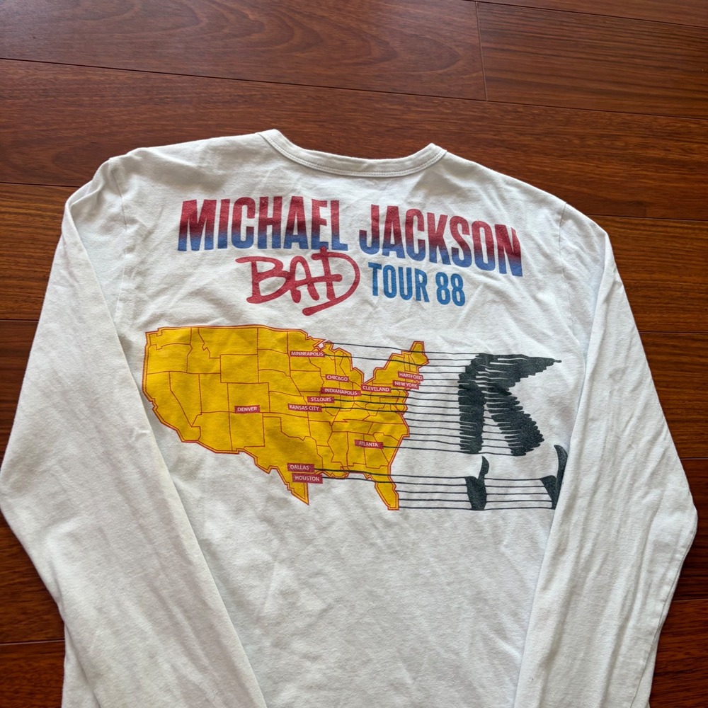 Vintage Michael Jackson 88' Bad Tour Long Sleeve Graphic T-Shirt White Small